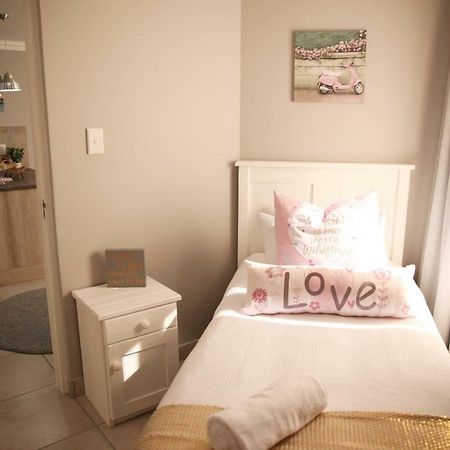 Mari-Amor Self-Catering Apartments Mosselbaai Buitenkant foto